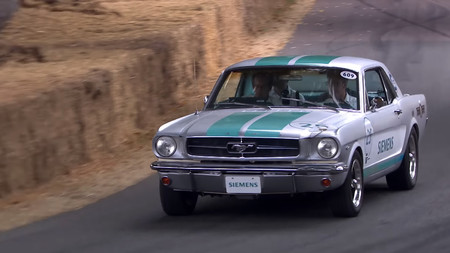 La actuación de este Ford Mustang autónomo en Goodwood ha dado la vuelta al mundo pero, ¿qué ocurrió?