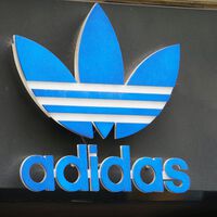 La mejor aliada para el entretiempo es la sudadera y este modelo de Adidas a casi mitad de precio pide a gritos estar en tu armario 