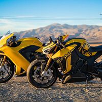 Prometieron la moto eléctrica más bestia del planeta. Ahora van a vender IA para reconvertir repartidores en paramédicos 