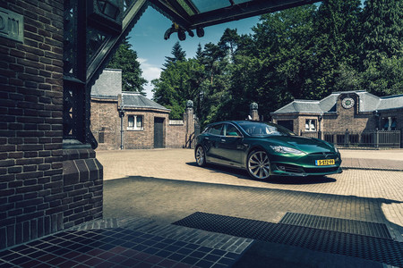 Tesla Model S shooting brake
