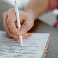 Hereda un piso en Madrid y Hacienda le reclama: al final tiene que pagar más de 61.000 euros por lo que decía el testamento