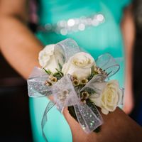 Un chico llevó a su madre como su acompañante al baile de graduación, pues ella nunca tuvo uno 