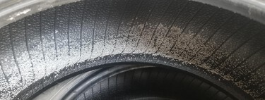 Los americanos están arreglando las ruedas de sus motos con bolas de paintball, y parece que funciona