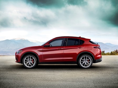 Alfa Romeo Stelvio Sport: el primer paso a la deportividad y el lujo italiano
