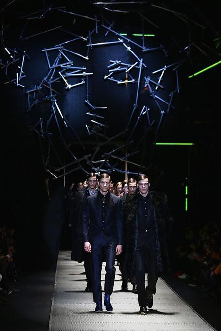 La Menswear AW15 de Versace presentada durante la Fashion Week de Milán