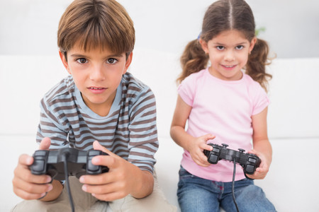 Canarias implantará dos horas de videojuegos en las aulas, una idea que no gusta a todos