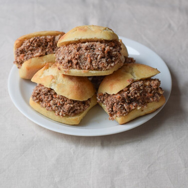 Montadito de pringá, receta de la irresistible tapa sevillana