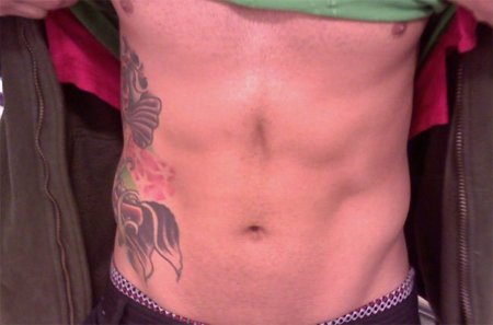 Diferentes momentos para hacer abdominales en la rutina de entrenamiento