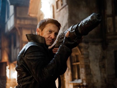 Vuelve O.K. Corral: Jeremy Renner pasa de Ojo de Halcón a Doc Holliday