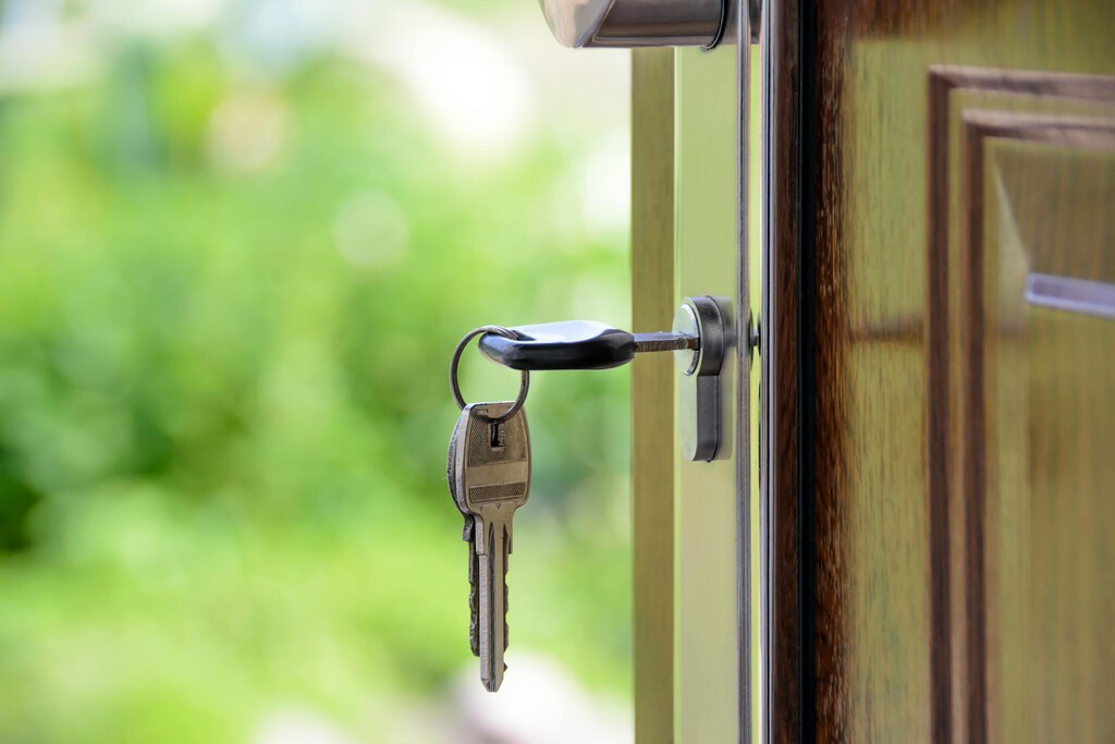 Siete trucos con luces, llaves, timbres, cámaras y otros elementos para tener la casa más segura posible