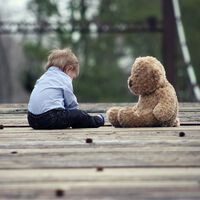 Europa tiene un problema de natalidad y los gobiernos dicen dar ayudas a tener hijos. En realidad los padres pagan más impuestos