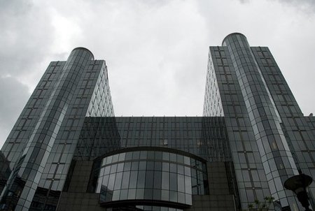 La Comisión de Justicia del Parlamento Europeo se pone del lado de ACTA y los lobbies "antipiratería"