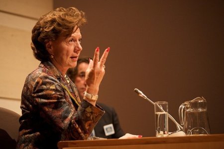Neelie Kroes, comisaria europea para la Agenda Digital, enamorada de Estonia
