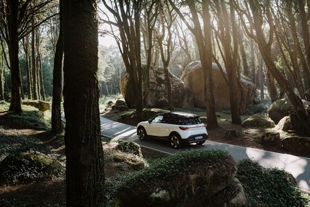 Eu Brabus Digital White Metallic Side Left Lisbon 3 Copiar