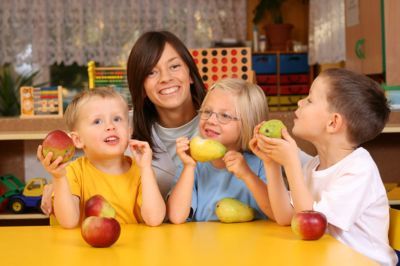 La Unión Europea quiere llevar frutas y verduras gratis a los colegios