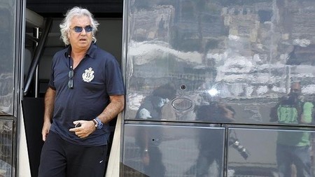 Flavio Briatore: "este año Ferrari sí que tiene un buen coche"