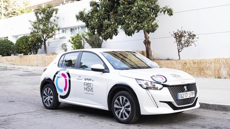 Emov añade a su flota el Peugeot e-208, que viene de la mano de una subida de precios para el carsharing en Madrid