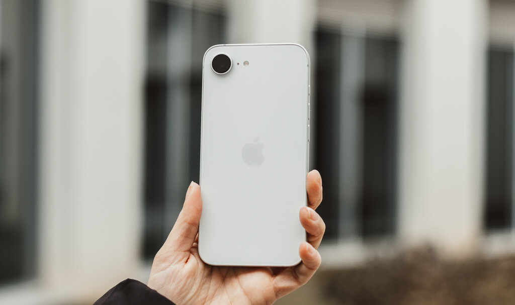 Apple ha descubierto la pólvora con el iPhone 16e. Así que ha puesto en marcha la maquinaria para replicar su éxito, según Gurman 