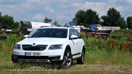Škoda Scout, toma de contacto