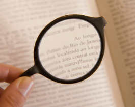 lupa feita com a lente do óculos