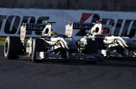 Michael Schumacher se queja de desigualdad en Mercedes GP