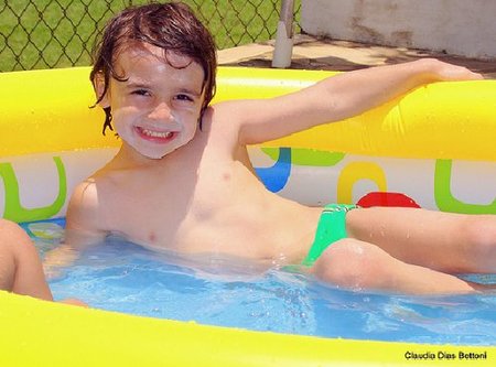 La foto de tu bebé: Giovanni en la piscina