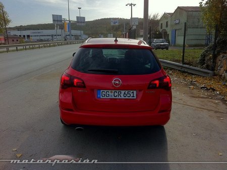 Opel Astra Sports Tourer 02