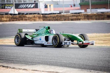 El nuevo récord del Circuito del Jarama es 1'16"994 y lo ha conseguido un Jaguar R5 de Fórmula 1 del año 2004