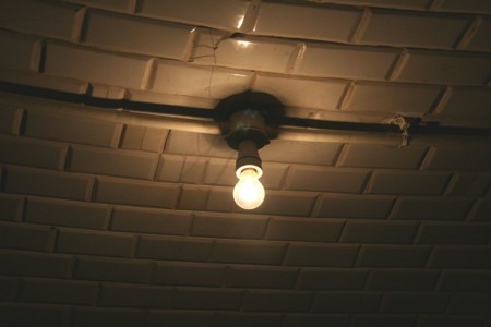 Ya pagamos 400 euros más de luz que en 2005