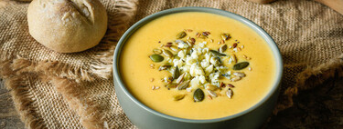 Está es mi receta de calabaza favorita para una cena de otoño: reconfortante pero ligera, rica en proteínas y baja en hidratos 