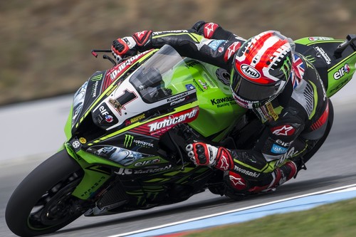 ¡Histórico! Jonathan Rea arrasa en Brno para superar el récord de Carl Fogarty con 60 victorias