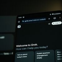 Elon Musk foi longe demais? Grok libera criação de nudes falsos e coloca o X novamente na mira da justiça brasileira 