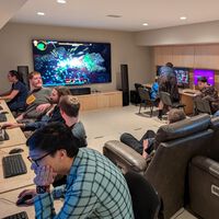 "Quiero revivir la experiencia clásica": gasta 1 millón de euros en crear la casa gaming definitiva con más de 30 ordenadores