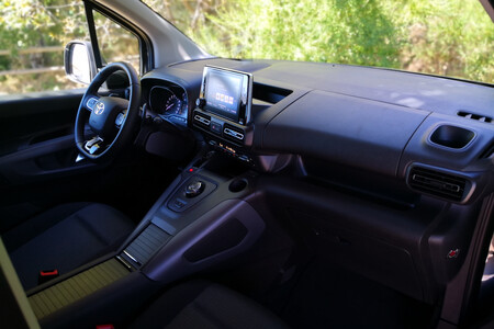 Toyota Proace City 10