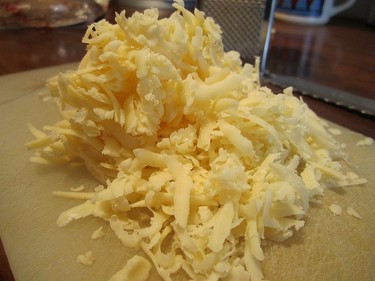 Ahora el queso emmental rallado... también sin lactosa