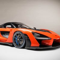 ¡Alucina! Si quieres un McLaren Senna lo puedes tener por 7.675 euros, pero a escala 1:8 