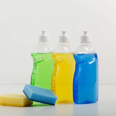 Seis usos del jabón de lavavajillas para toda la casa: de las sábanas al fregadero 