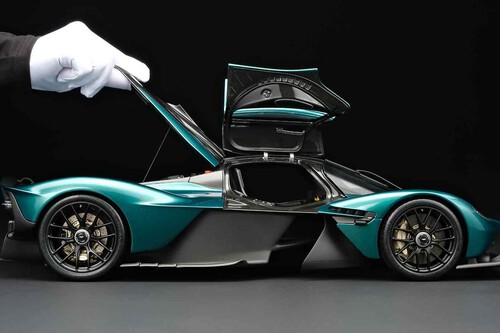 Aston Martin Valkyrie Amalgam 01