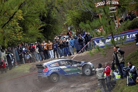 Rally de Argentina 2012: Sébastien Loeb líder, Dani Sordo sólo contra los Citroën