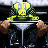 Lewis Hamilton coquetea con Ferrari. Está frustrado con el Mercedes W14 y podría preparar un 'The Last Dance' rojo
