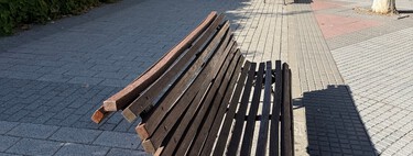 Madrid tiene 64.716 bancos pero sigue habiendo gente que no tiene dónde sentarse. Un ciudadano ha propuesto un cambio