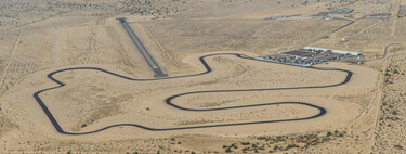 El sueño de todo friki del motor está a la venta: es un circuito que tiene hasta pista de aterrizaje y que le flipa a Lewis Hamilton 