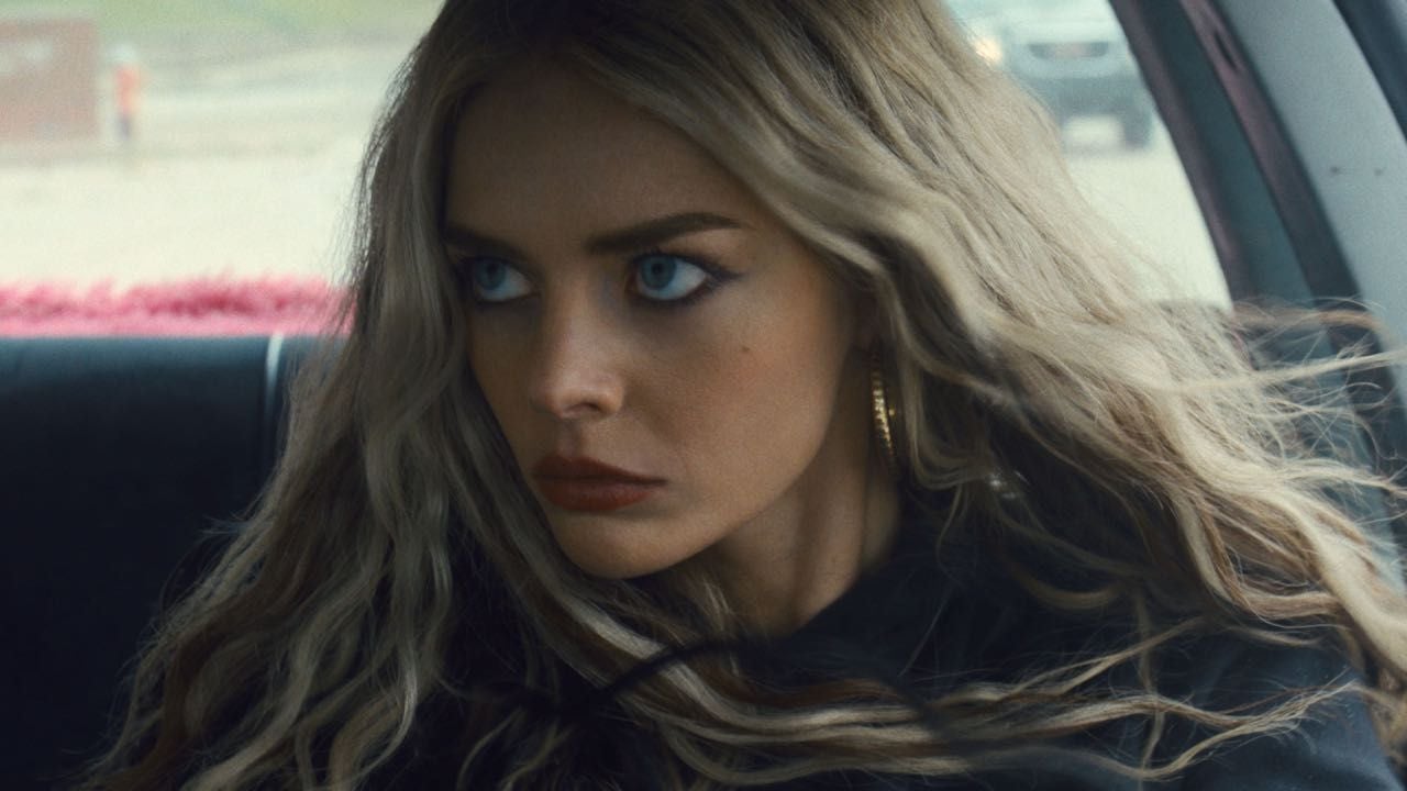 El 'thriller' de acción sobre la mejor conductora de huidas que puedes ver en 'streaming': "Conocemos su vida como si fuera una historia de detectives"