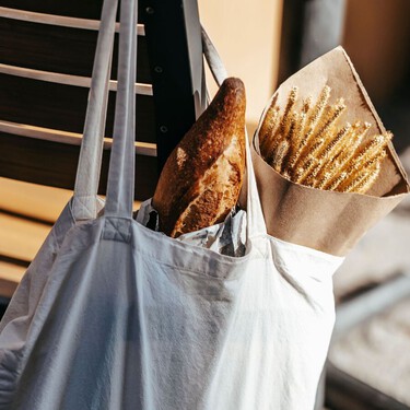 Tu 'tote bag' está arruinando tu comida: cómo debes llevar el 'lunch' para que no se te eche a perder en el camino