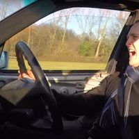 Esto es lo máximo que puede que ande tu coche sin aceite (no intentar en casa)