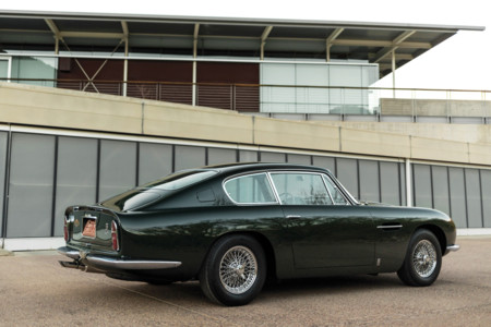 Aston Martin Db6 1