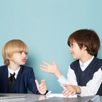 Cómo enseñar a los niños a discutir bien para llegar a acuerdos, y no como hacen los políticos
