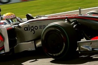 Toyota y McLaren encabezan los libres en Spa