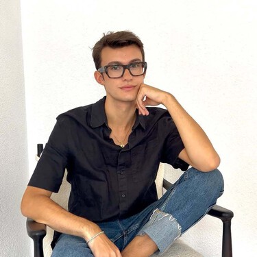 Ángel Camacho, interiorista: "Si no te termina de encajar la mampara de cristal de la ducha, este es el modelo que yo pondría"