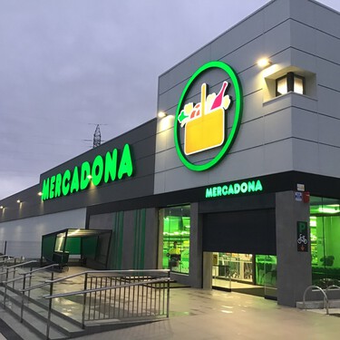 La hostelería cuestiona los platos preparados de Mercadona y la clientela avisa: “También habría que prohibir los bares que te venden la comida del Mercadona como casera” 
